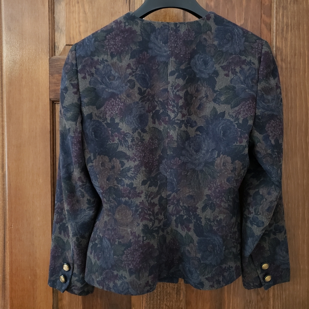 Amanda Smith Petites suit - Picture 3 of 8